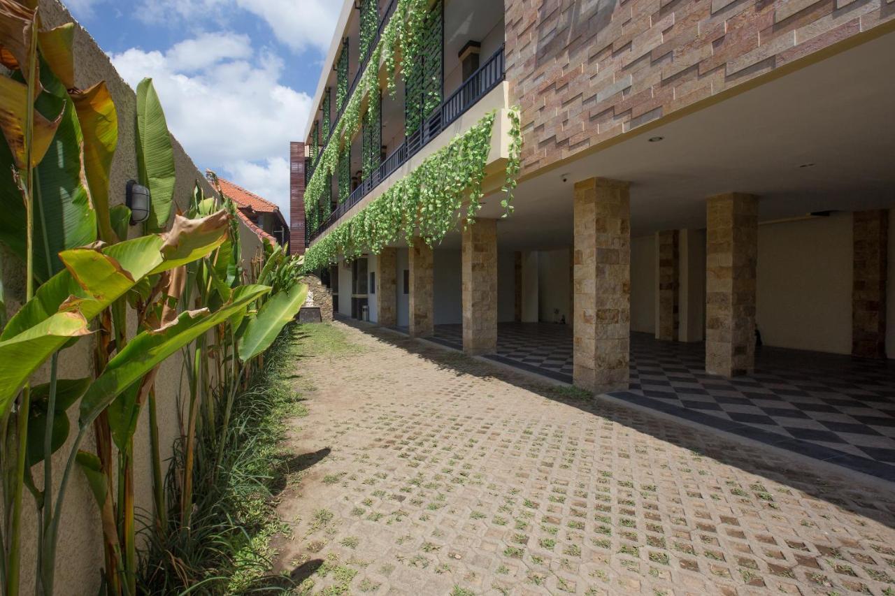 Oyo 1949 Vrindavan Residence Seminyak Exterior foto